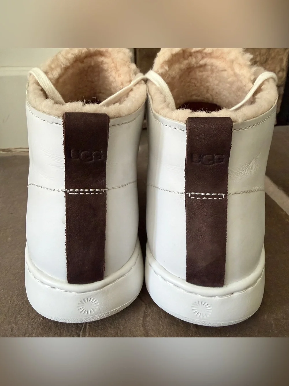 UGG Pismo High Top Cozy Ankle Sneaker White Lace Up Mens Size 8 US
